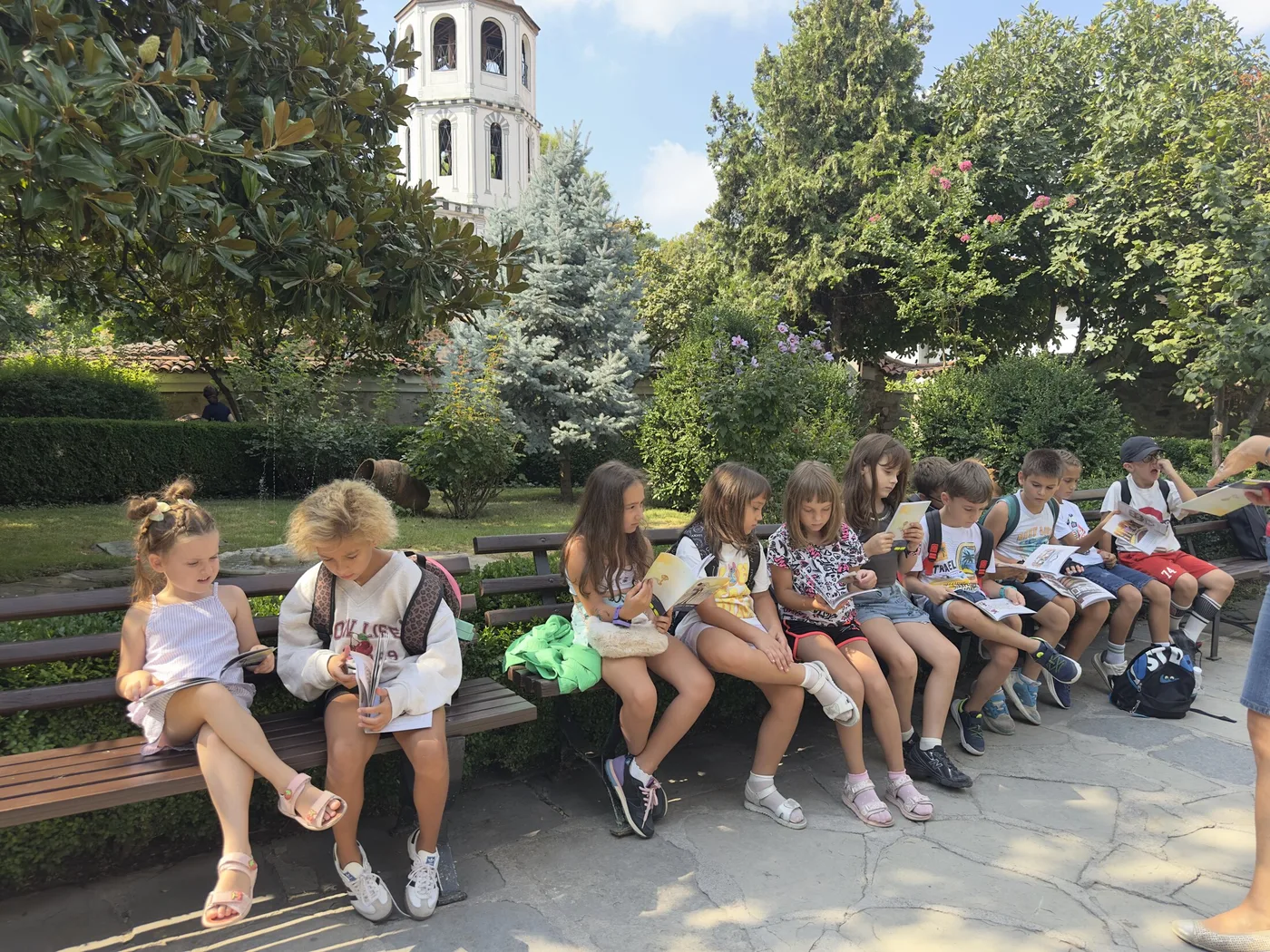 Момент от присъствените лагери на HAPPY Language Academy, снимка 5