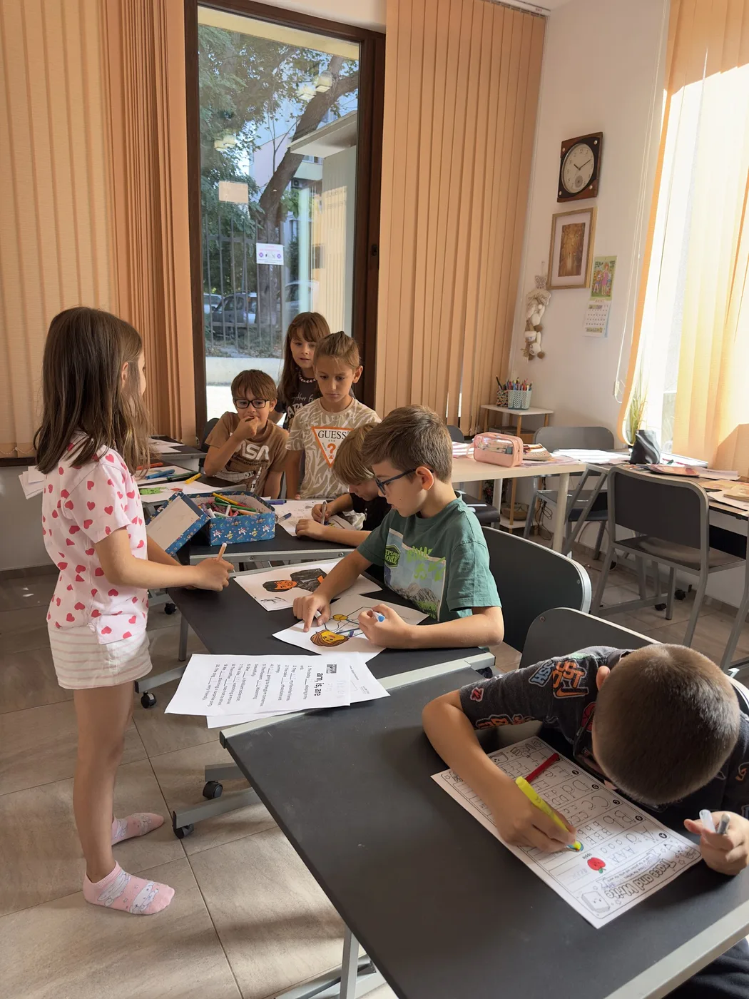 Момент от присъствените лагери на HAPPY Language Academy, снимка 7